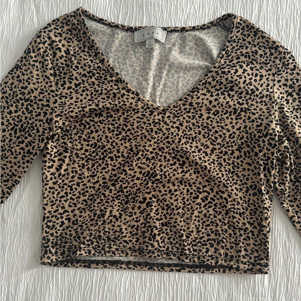 Leopard print long sleeve crop top